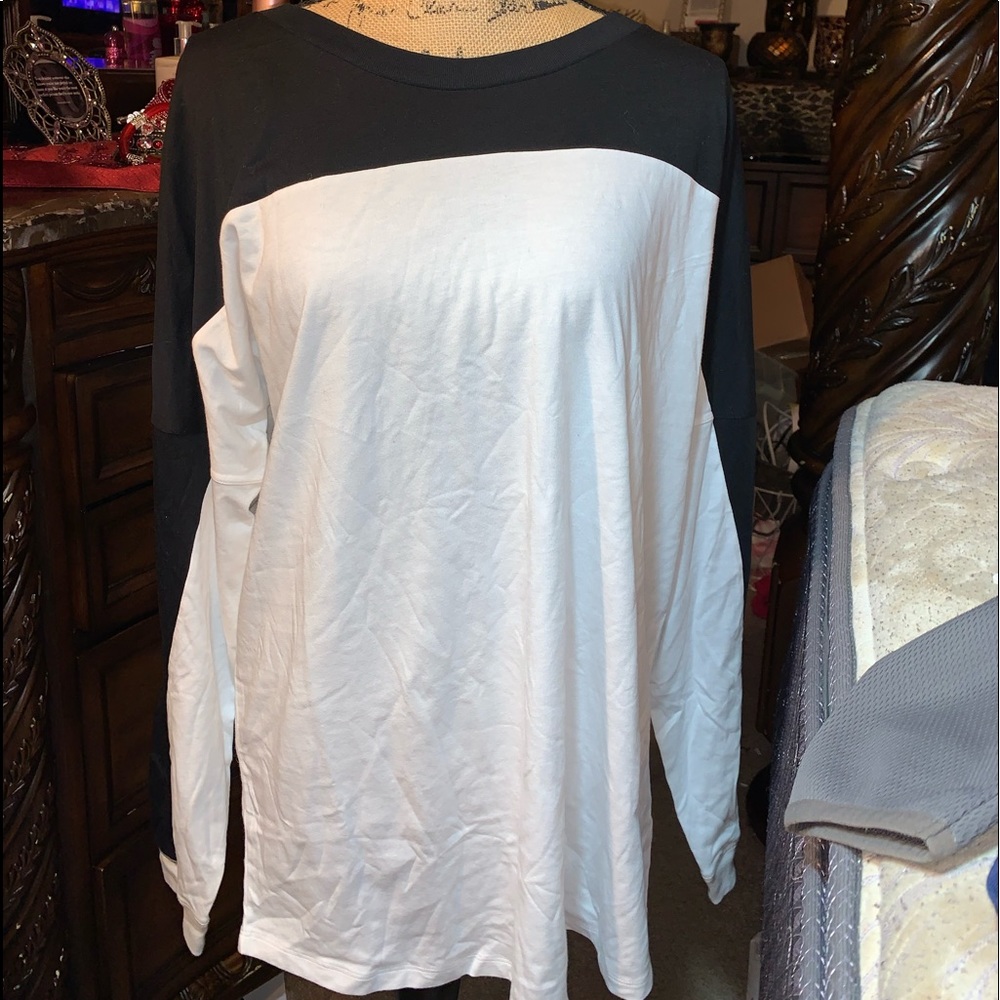 BRAND NEW TOP FROM VICTORIA'S SECRET "PINK"